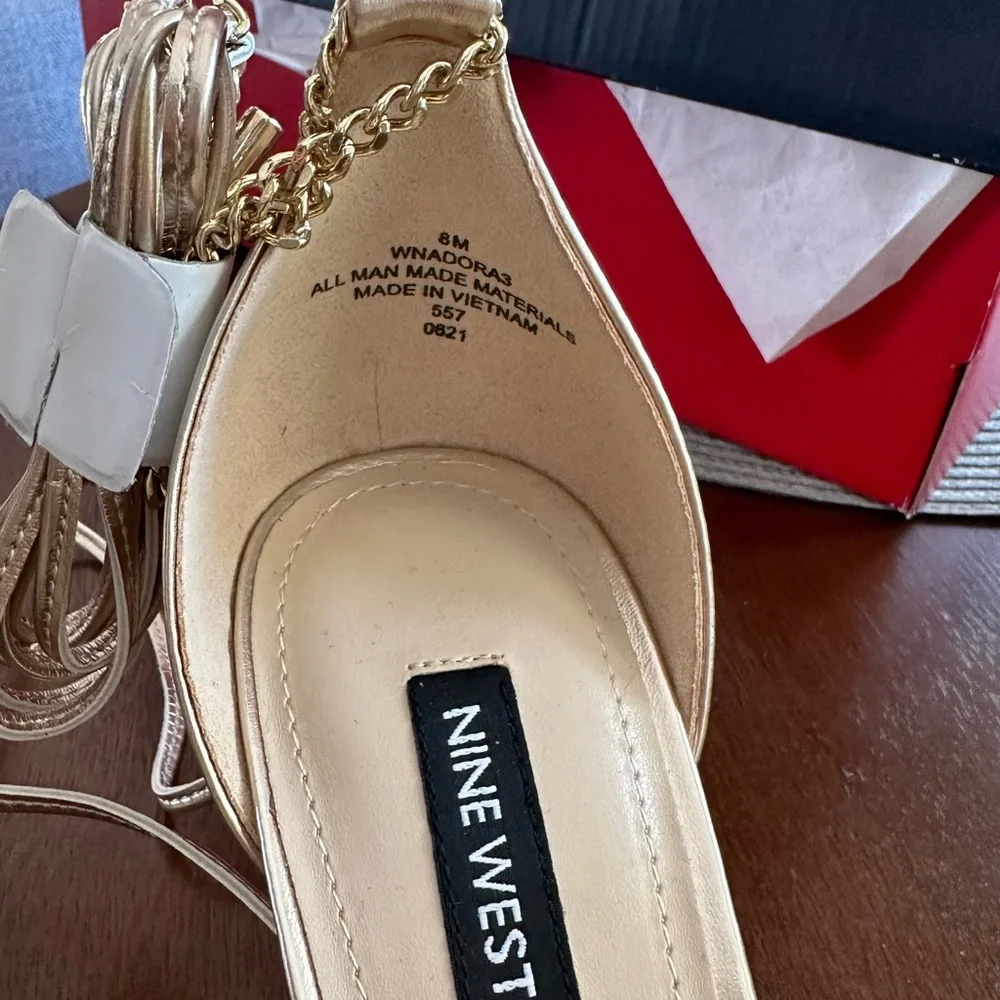 nine west gold pointy toe heals with Ankle Tie  gold chain And Strap Size 8M - Picture 3 of 4